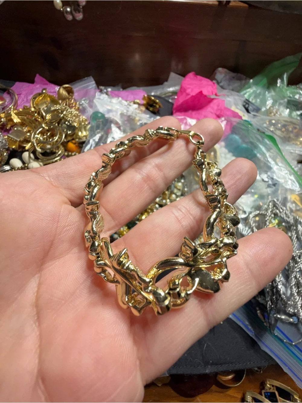 Vintage Gold Tone Leaf Rhinestone Bracelet